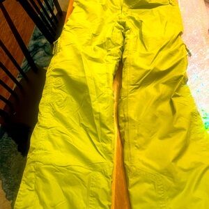 Kids Trespass brand snow pants size 9/10 lime green
